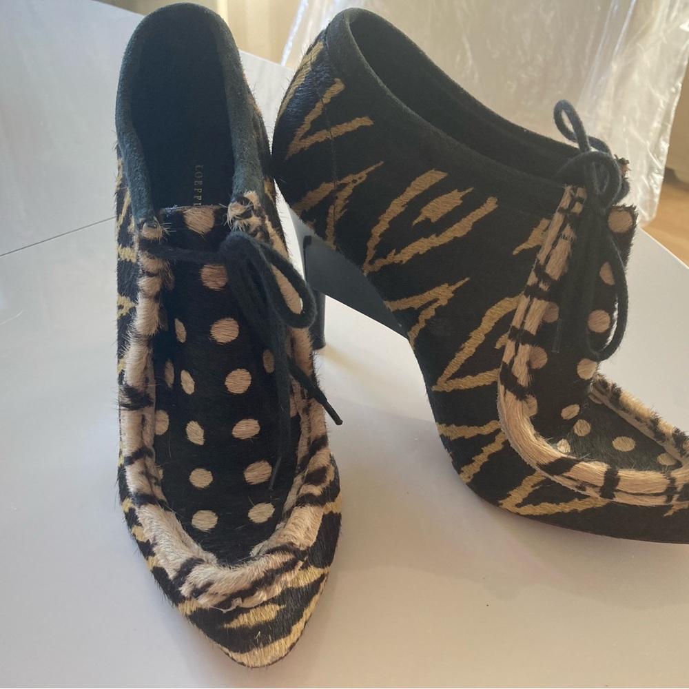 LOEFFLER RANDALL Size 7, Booties
